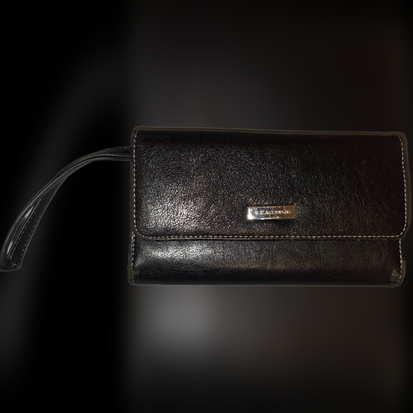 Nine & Co. Handbags - Vintage Nine & Company Wallet